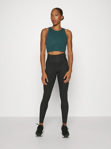 Girlfriend Collective Regular Broek ' Rib ' in Zwart