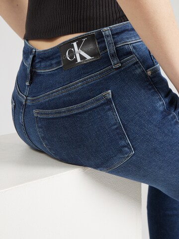 Calvin Klein Jeans Skinny Jeansy 'MID RISE SKINNY' w kolorze niebieski