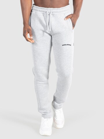 Coupe slim Pantalon 'Merrick' Smilodox en gris : devant