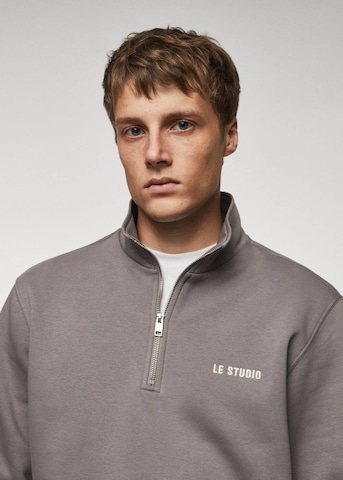 MANGO MAN Sweatshirt 'Lofta' in Grau