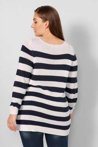 Janet & Joyce Sweatshirt in Wit