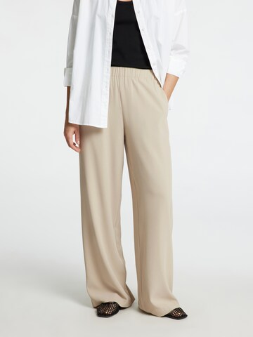 Loosefit Pantaloni 'TINNI' di SELECTED FEMME in beige: frontale