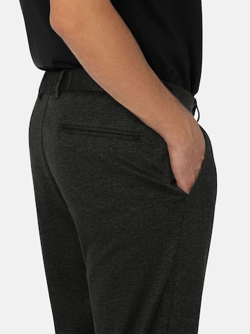 BENVENUTO Regular Trousers in Grey
