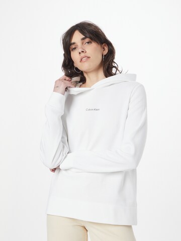 Sweat-shirt Calvin Klein en blanc : devant