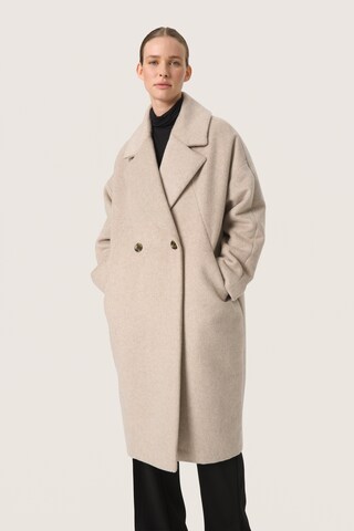 SOAKED IN LUXURY Tussenmantel 'Calliope' in Beige: voorkant