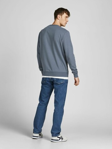 JACK & JONES Sweatshirt i blå