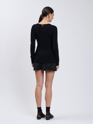 Influencer Sweater in Black