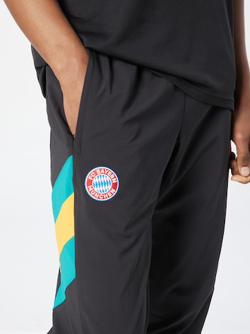 Tapered Pantaloni sportivi di ADIDAS SPORTSWEAR in nero