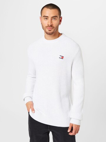 Tommy Jeans Sweater in White: front