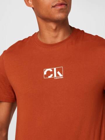 Calvin Klein T-Shirt in Braun