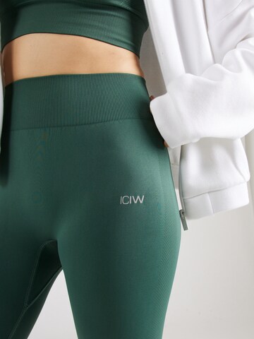 Skinny Pantaloni sportivi 'Define' di ICANIWILL in verde