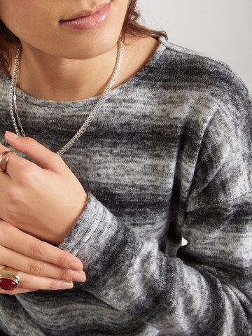 Pull-over 'ONLBEATE' ONLY en gris