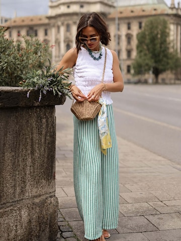 SASSYCLASSY Loose fit Trousers in Green