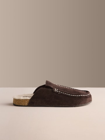 Next Huisschoen in Bruin