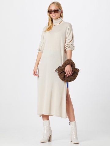 Karo Kauer Kleid in Beige