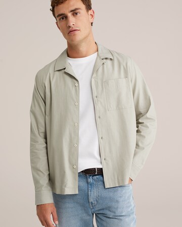 WE Fashion Regular fit Ing - zöld: elől
