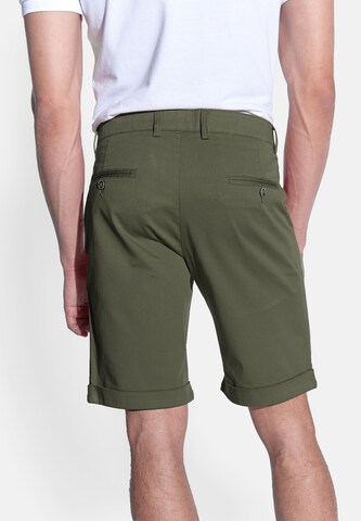 Regular Pantalon chino Steffen Klein en vert
