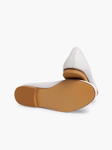 Pisamonas Ballerina in White