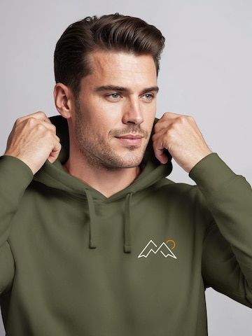 Neverless Sweatshirt 'Mountain Lineart' in Grün