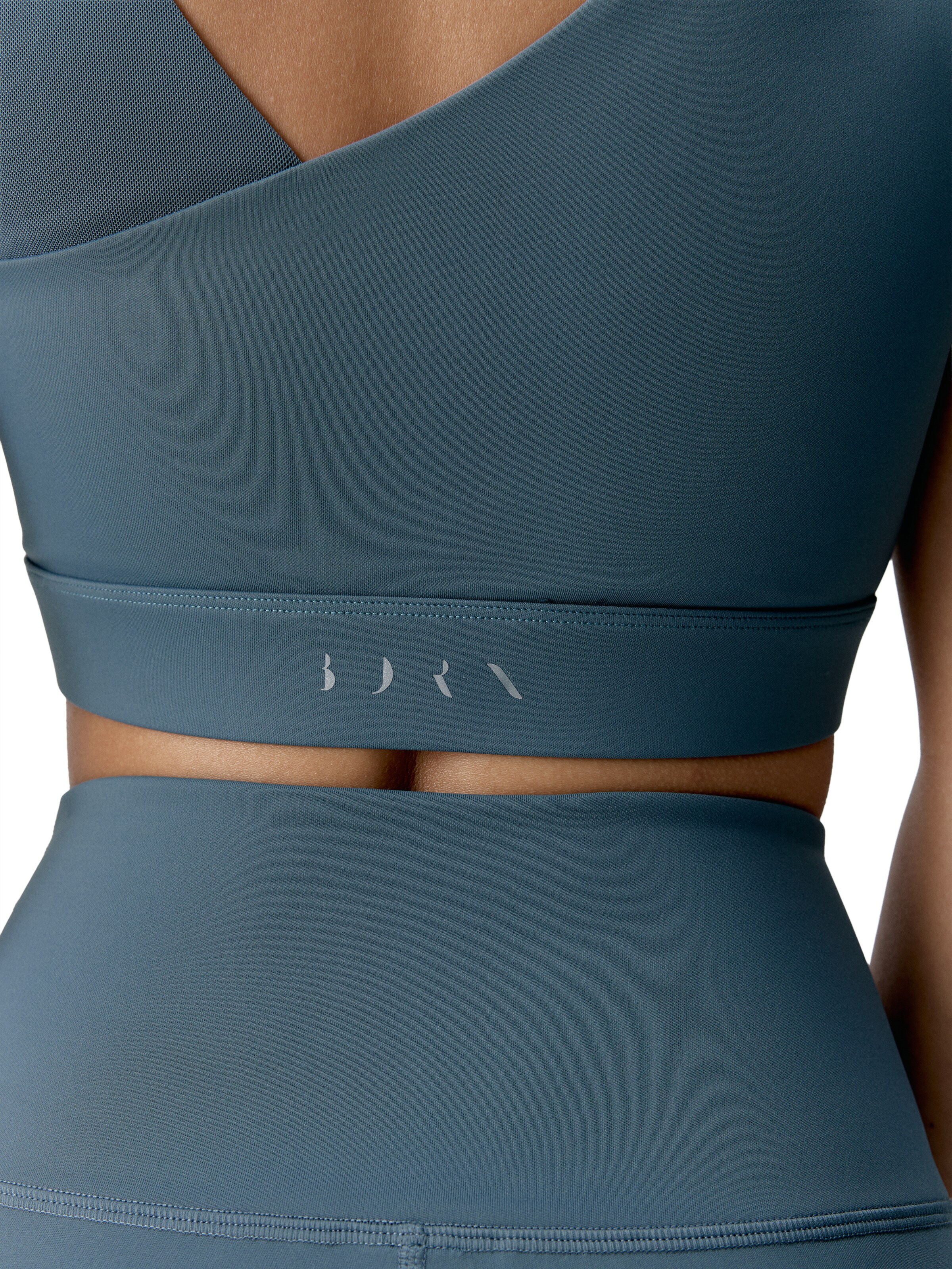 Born Living Yoga Sports top ' Jin ' in Grey