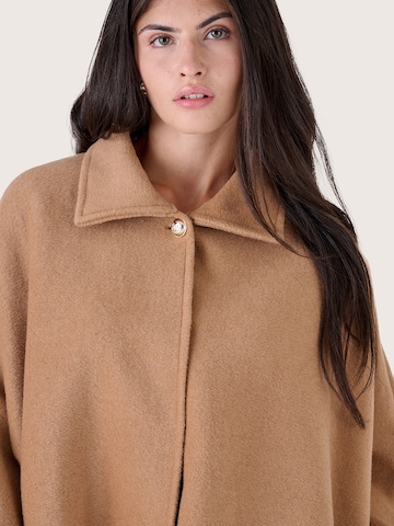 Camomilla Italia Cape in Brown