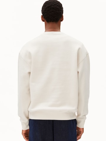 ARMEDANGELS Sweatshirt in Beige: voorkant
