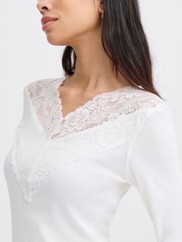 Felpa ' BYPIRENI LACE TOP - ' di b.young in bianco