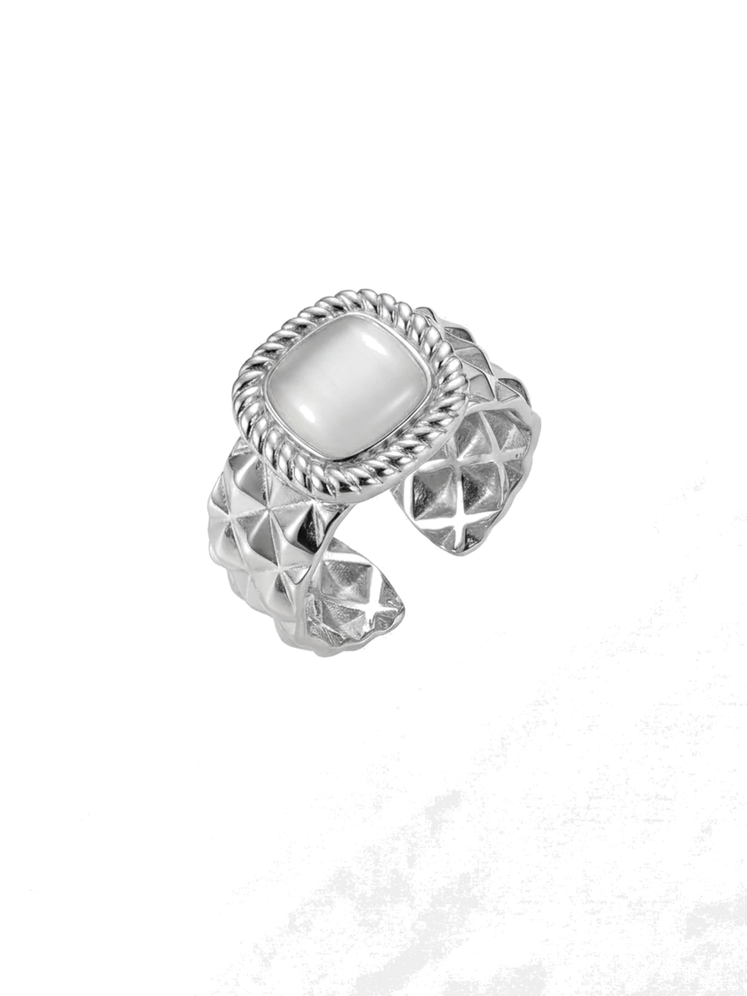 Nemomatheo Ring 'Royal Cushion – Statement-Ring mit Rautenmuster' in Silver