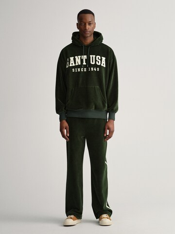 GANT Regular Trousers in Green