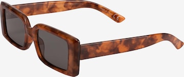 Leslii Sunglasses in Brown: front