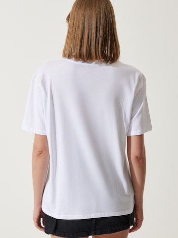 Happiness İstanbul Тениска в бяло