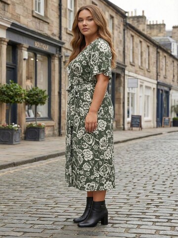 Stil Diva Dress in Green