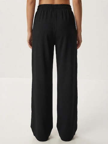 Pantalons de tailleur Happiness İstanbul en noir