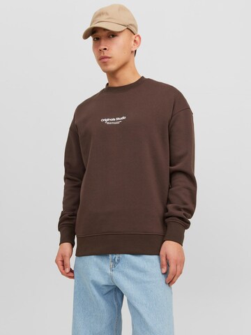 JACK & JONES Sweatshirt 'Vesterbro' in Bruin: voorkant