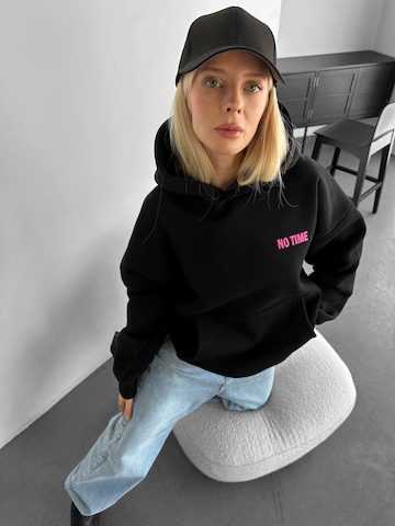 Kleidermafia Sweatshirt 'Oversize “No Time for Nonsense” Hoodie - Black' in Black