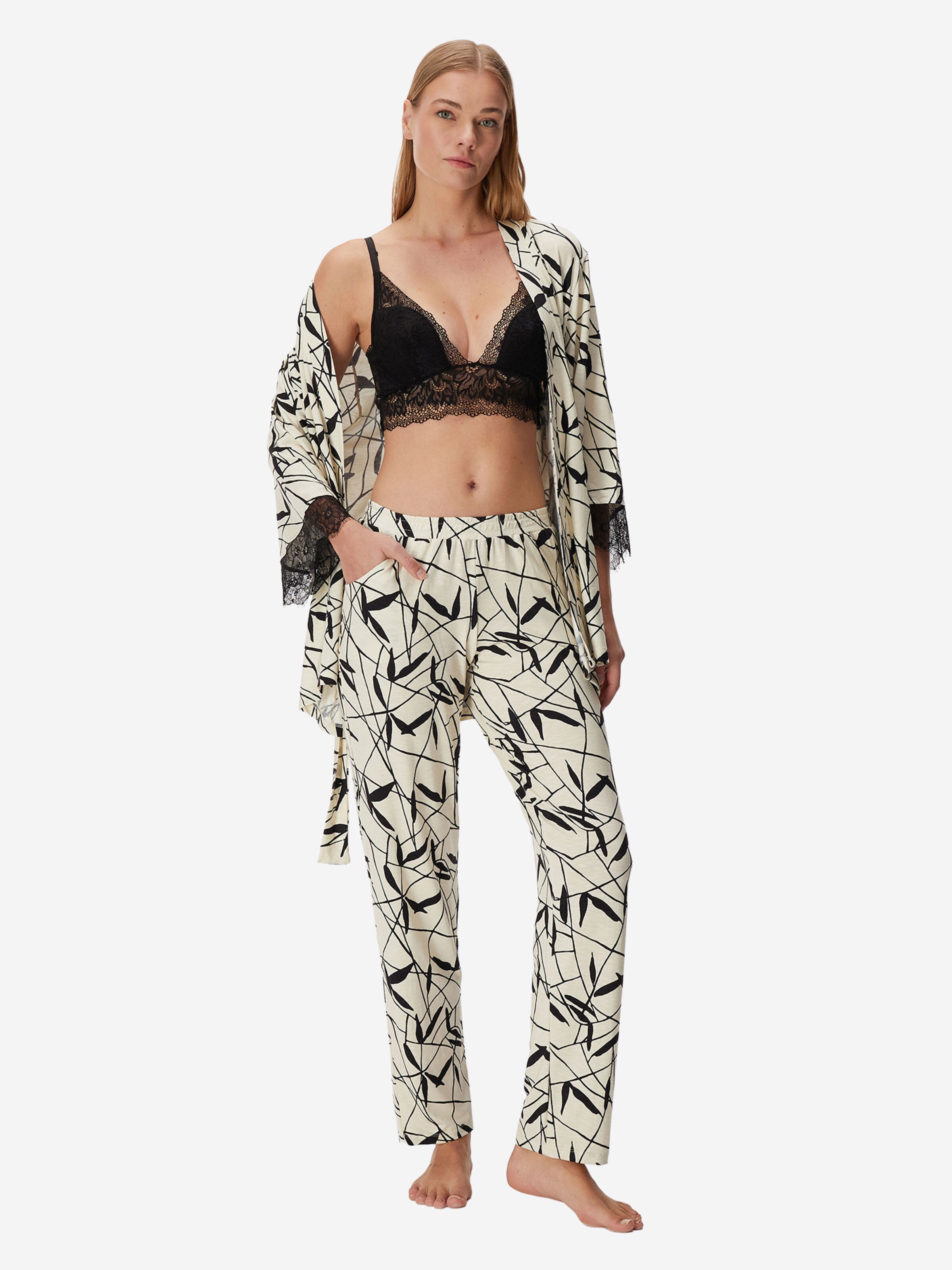 Goldenbay Sleepwear-Set ' Kimono, Bralet & Pants Petunia ' in Schwarz: Vorderseite