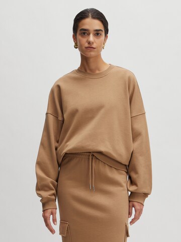 EDITED Sweatshirt 'Emielia' in Brown: front