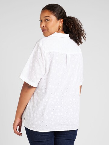 Levi's® Plus - Blusa 'PL Joyce Resort Shirt' en blanco