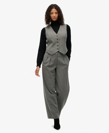 Loosefit Pantalon à pince Superdry en gris