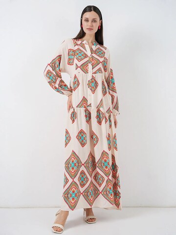 Bigdart Jurk in Beige: voorkant