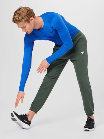 Effilé Pantalon 'Club Fleece' Nike Sportswear en vert