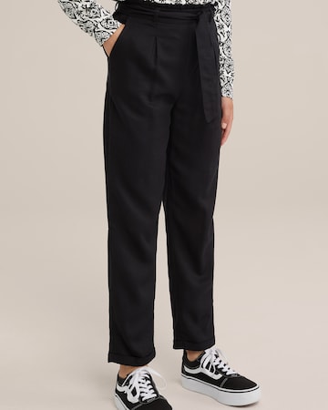 WE Fashion Tapered Byxa i svart: framsida