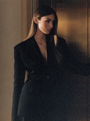 RÆRE by Lorena Rae Blejzer 'Lino' - Čierna