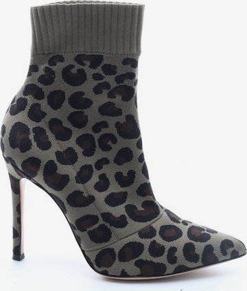 Gianvito Rossi Dress Boots in 39 in Mixed colors: front