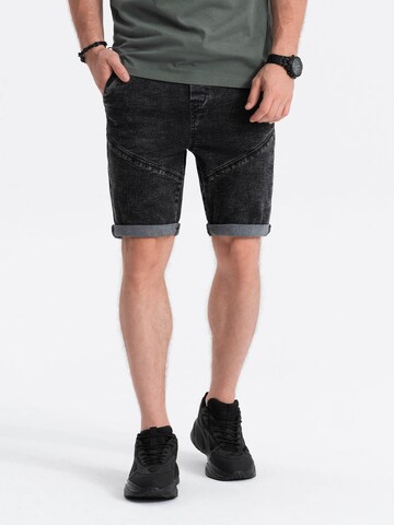 Ombre Regular Shorts 'W361' in Schwarz: predná strana