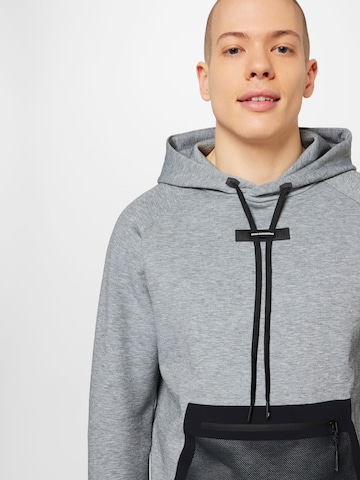 Sweat-shirt On en gris