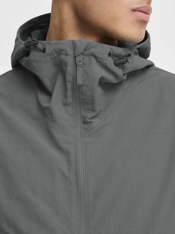 BLEND - Chaqueta de entretiempo 'BHVini' en gris