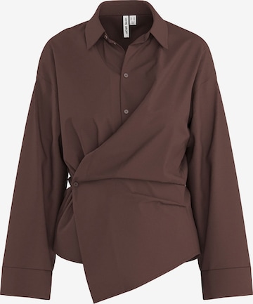 HYPEDROP Blouse in Bruin: voorkant