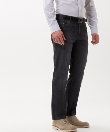 BRAX Regular Jeans in Grau: zadná strana