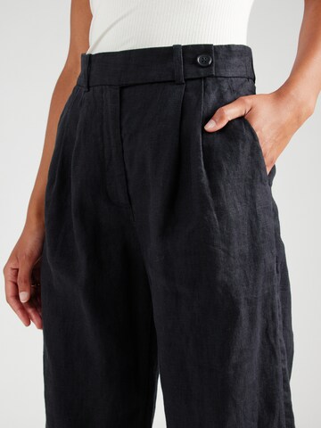 Abercrombie & Fitch - Perna larga Calças com pregas em preto